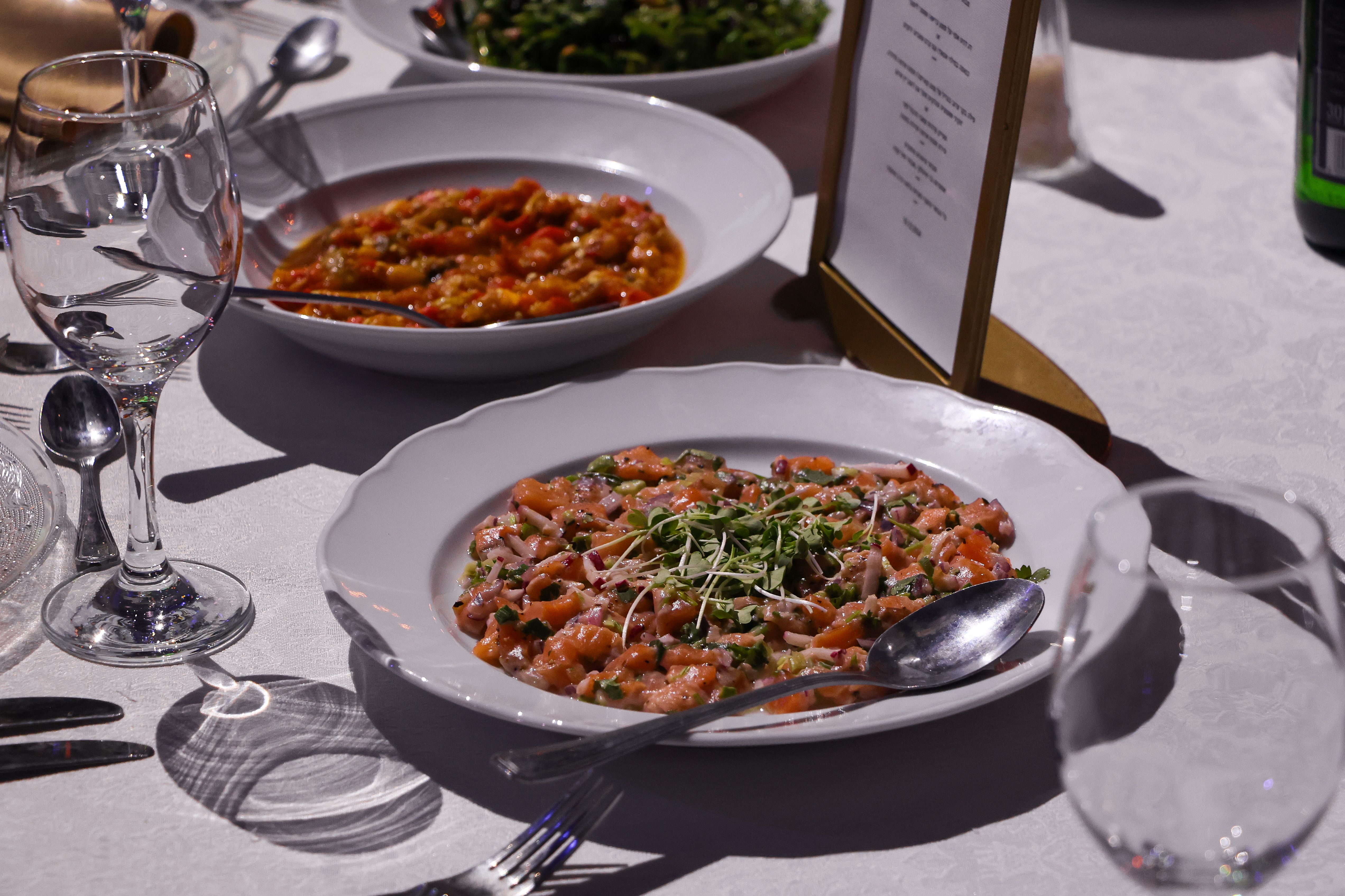 How to Plan a Welcome Dinner the Night Before Your Wedding