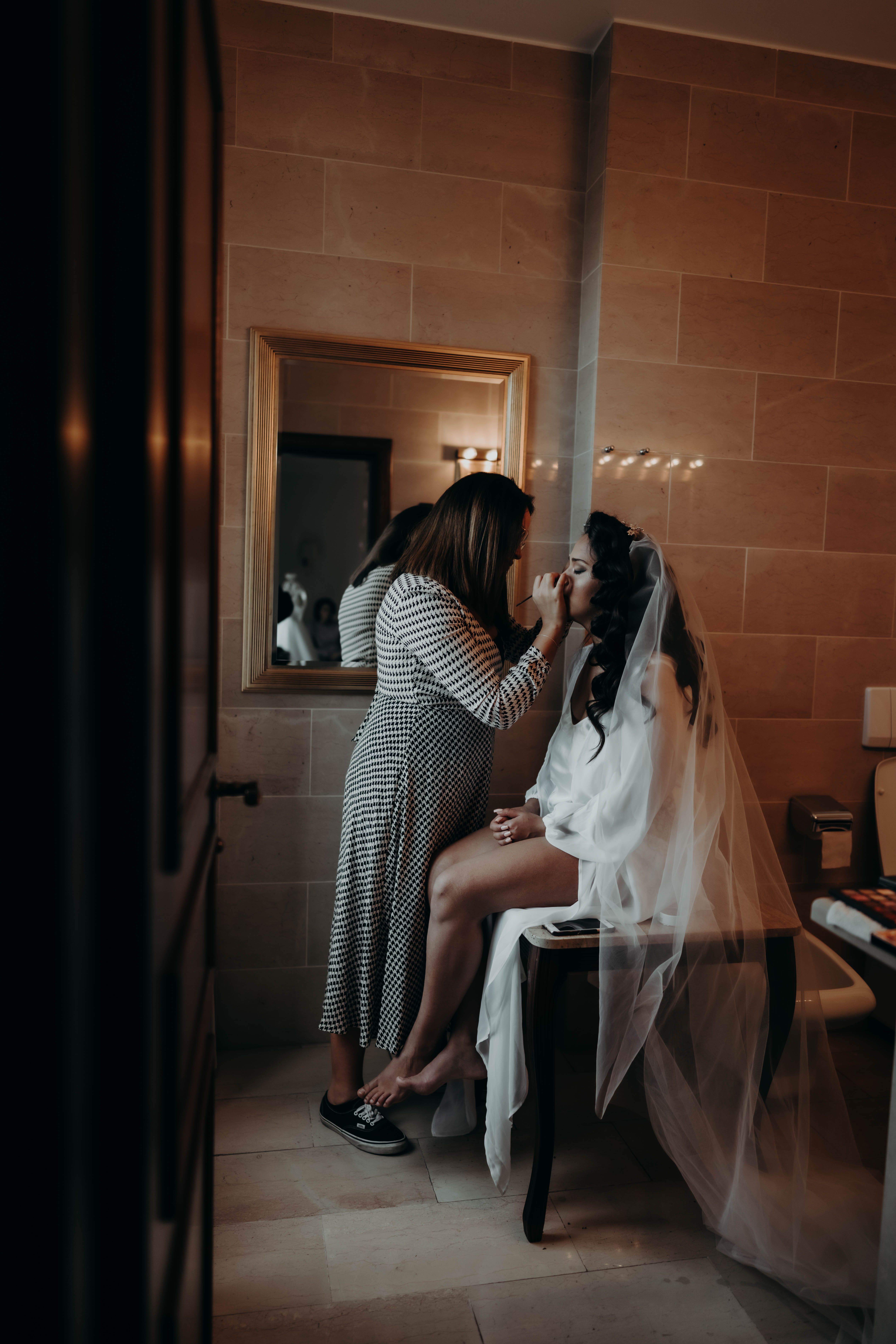 Wedding Hair and Make-Up Abroad: What to Arrange in Advance