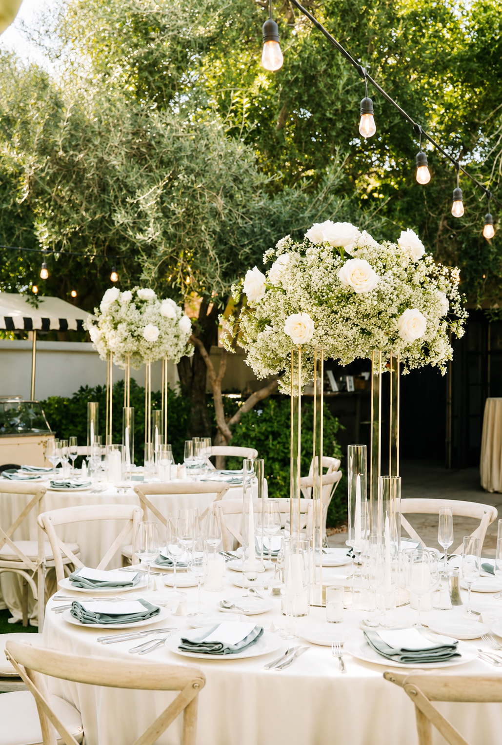 Luxury Whte Rose & GYP Luxury Oversized Balls & Stands Clear/Gold/Silver