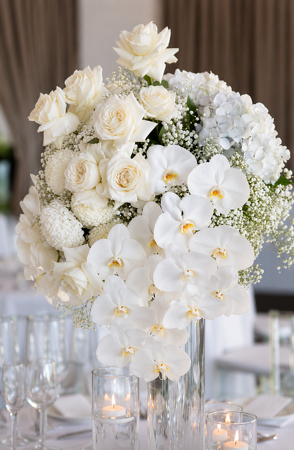 LUXURY ROSE & ORCHID TABLE OVERSIZED SIDE HANGING ORCHID CENTREPIECE & GLASS VASE
