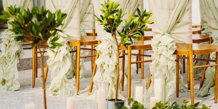 Luxury Olive & Fiscus Leaf Ring Garland Complete with 4 Glass Pillar Vases and 4 Gold Votives