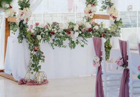 Eucalyptus & Ivory Rose Garland Runner