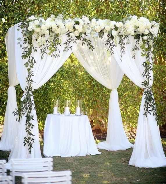 White 4 Poster Wide Drape & Flowers