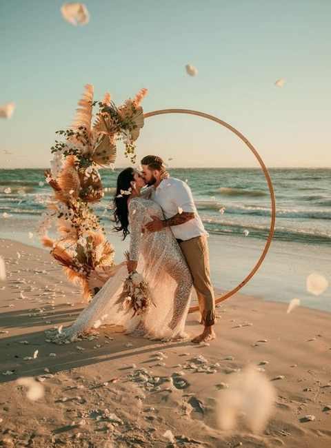 Hoop Pampas Arch
