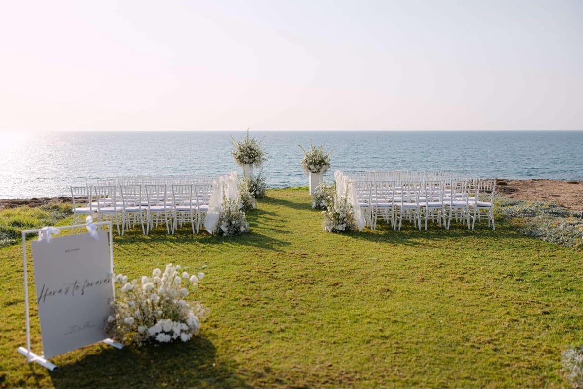Alassos Modern Sea-View Wedding — photo 2