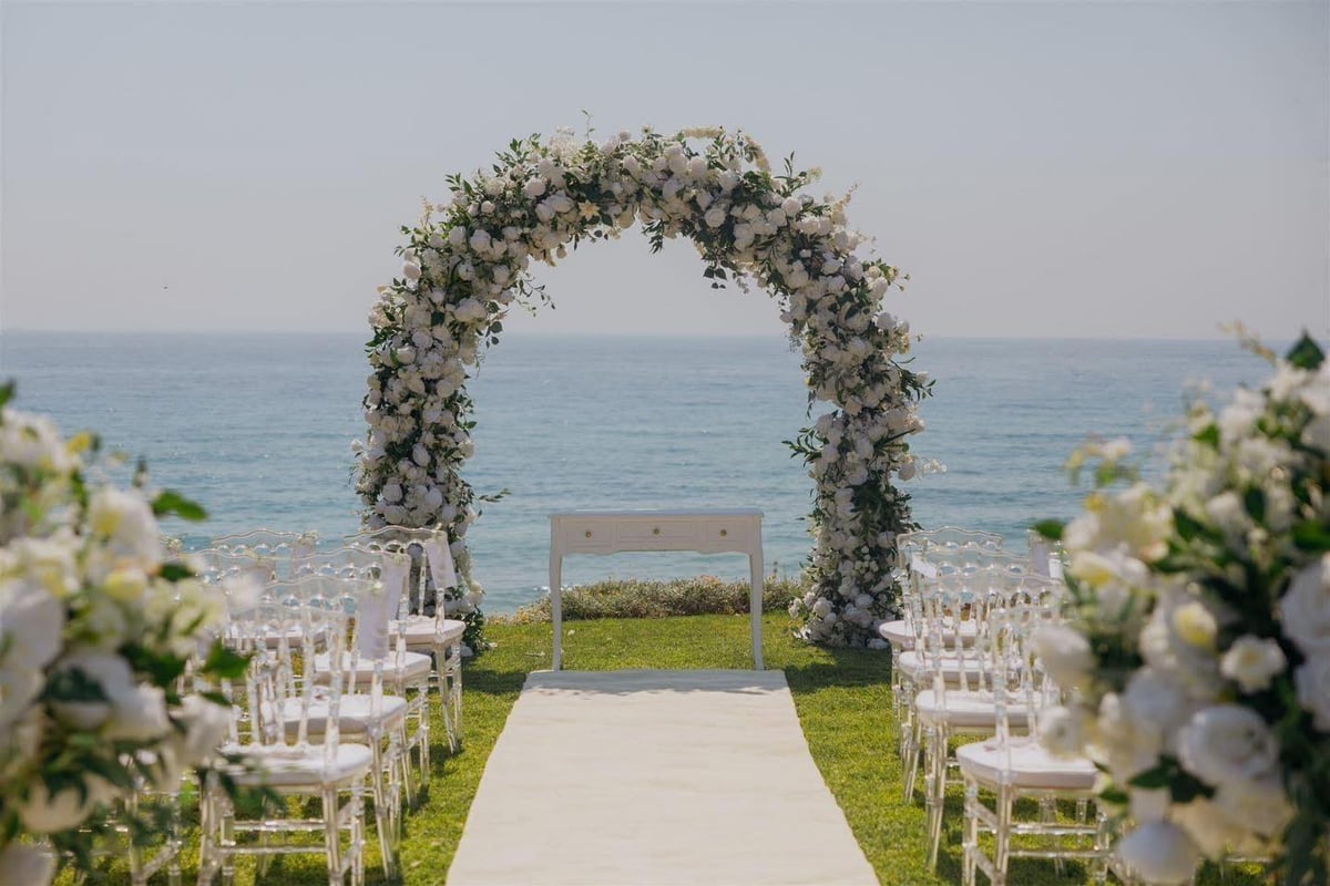 Alassos Modern Sea-View Wedding — photo 3